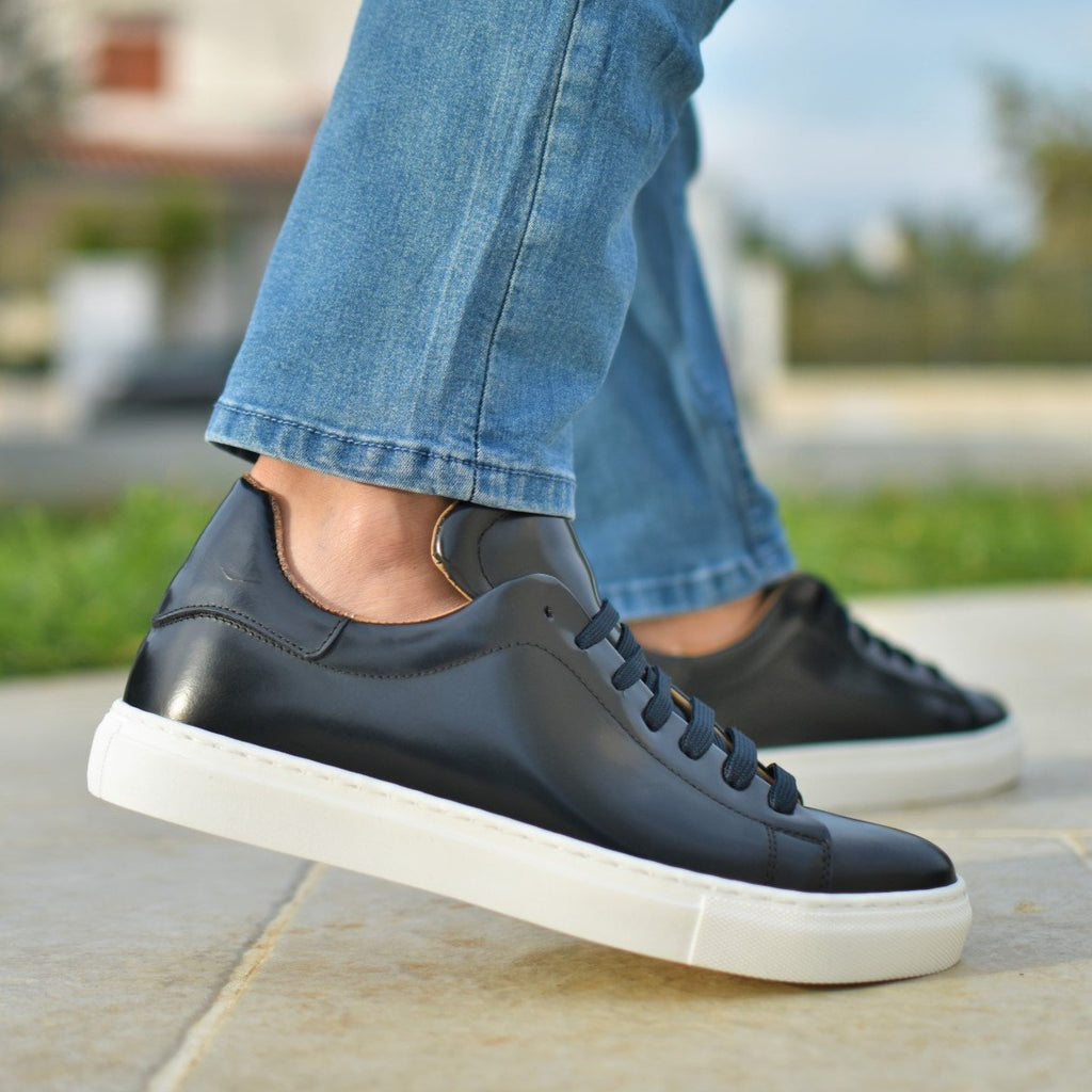 Sneakers uomo in pelle blu e suola bianca Ofanto Ofanto Italy